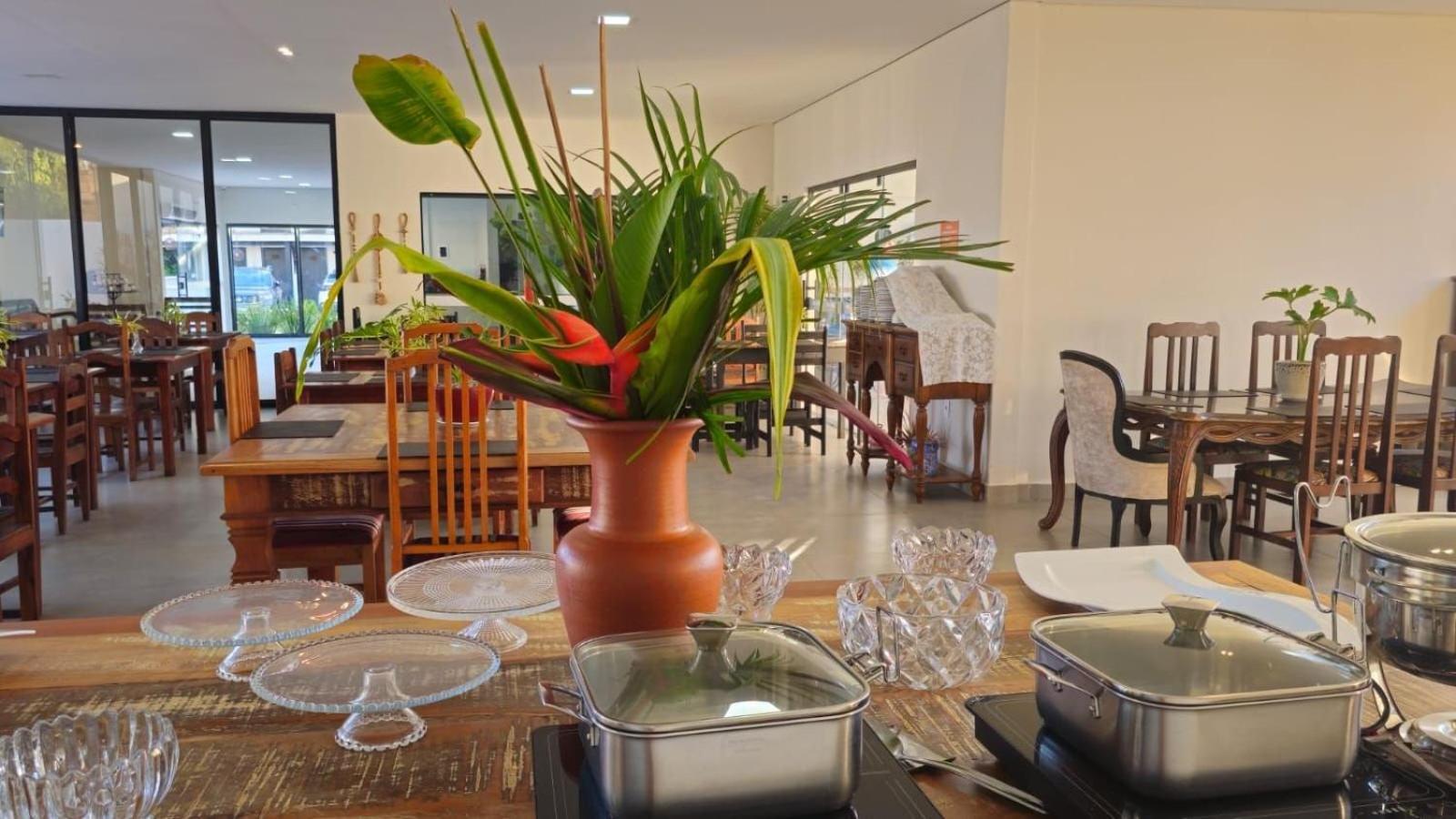O Beira Mar Praia Hotel Esta Localizado Na Orla, Na Praia De Taperapuan, Cafe Incluso, Wi-Fi 500Mb, Piscinas, Estacionamento Privativo, Ar Condicionado Split, Smart Tv, Frigobar, Porto Seguro Extérieur photo